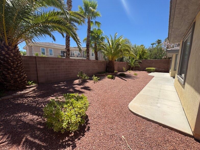 Building Photo - 712 Pinnacle Heights Ln