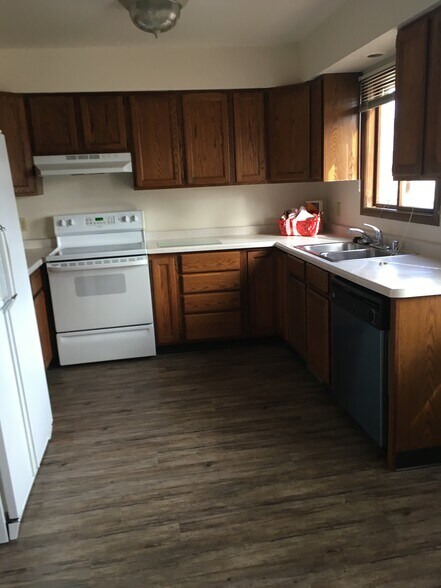 Building Photo - 3001 Churchill Dr