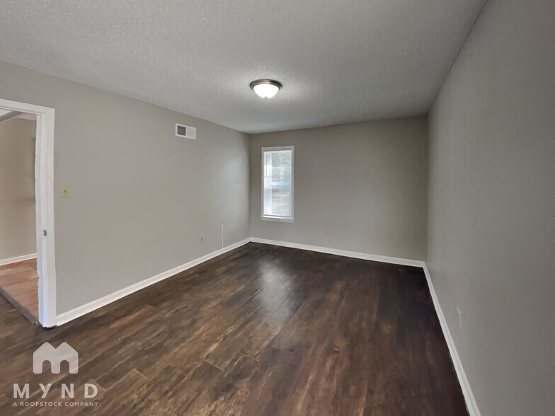 Building Photo - 4578 Crump Rd