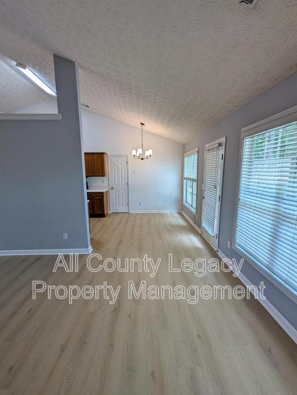 Building Photo - 2175 Charleston Oak Cir