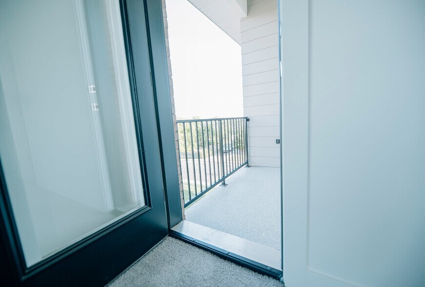 Building Photo - 43 W 400 S