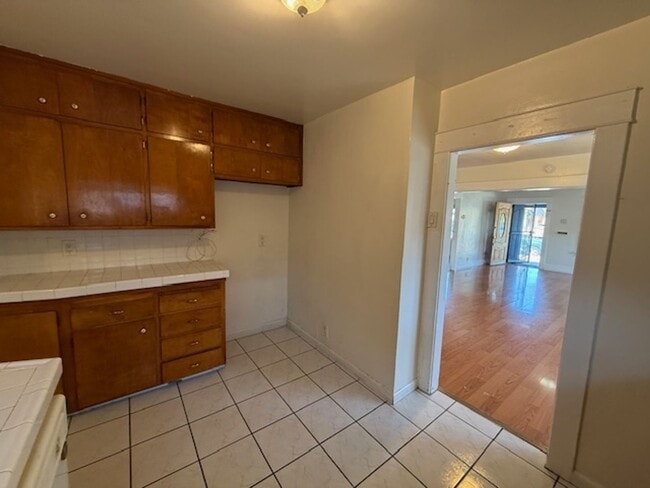 Building Photo - 3 bedroom 2 bath house in Long Beach