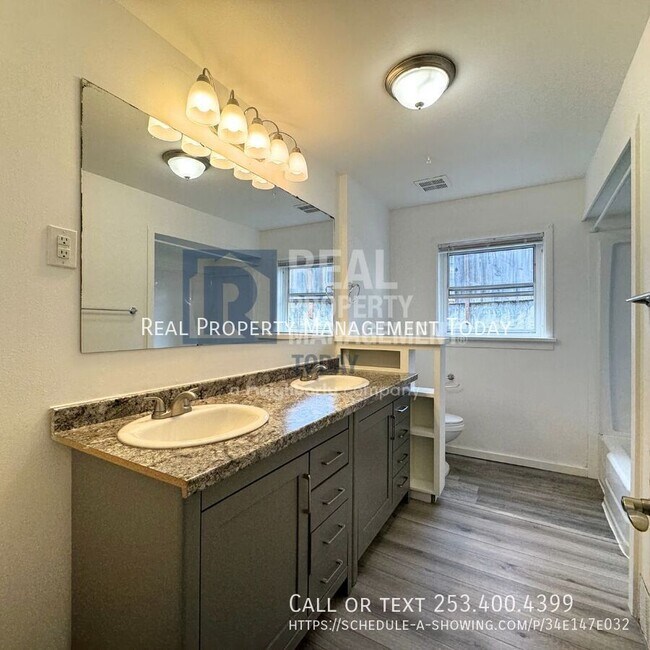 Building Photo - 2021 E 72nd St