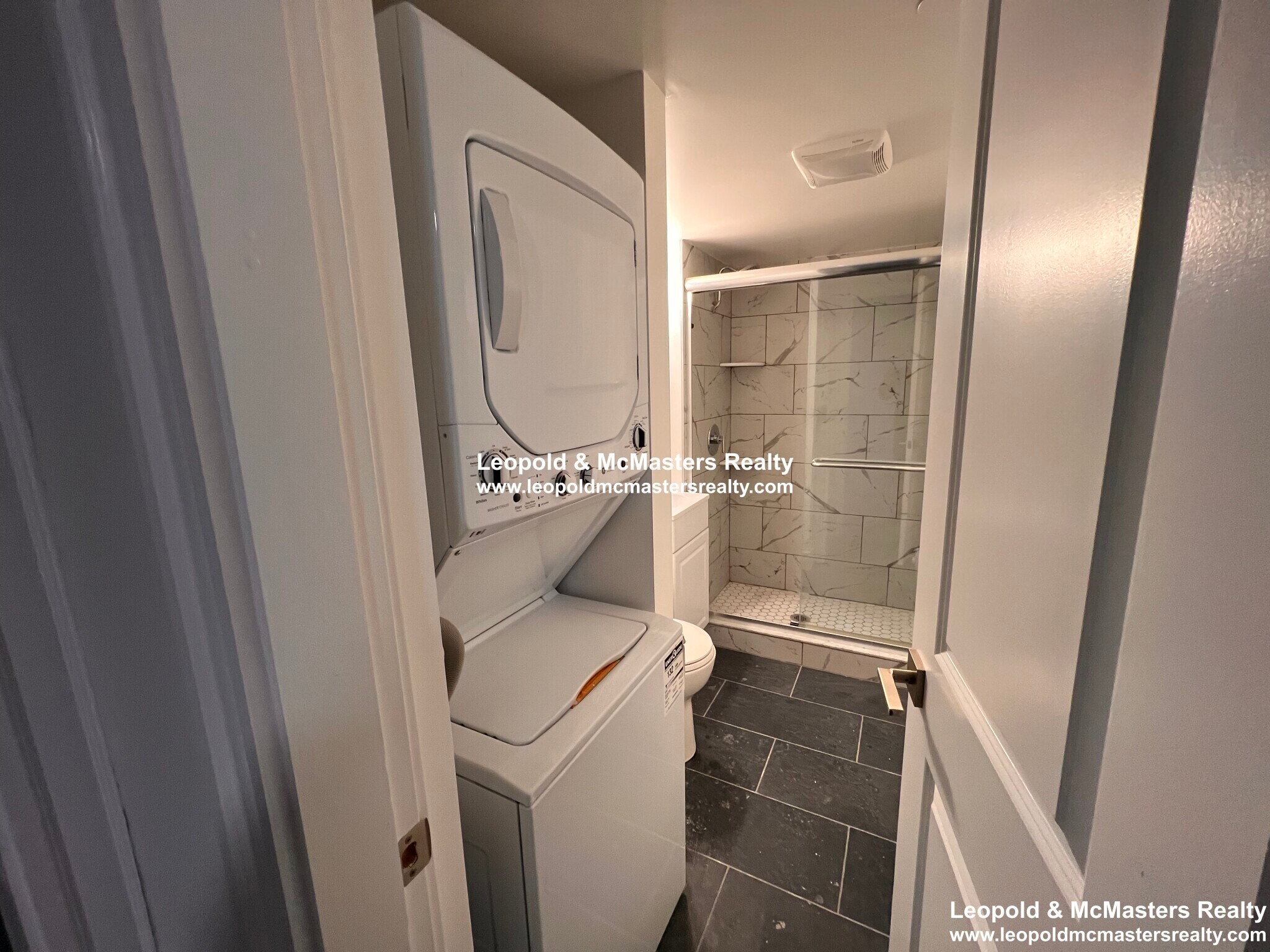 Building Photo - 67 Park Dr