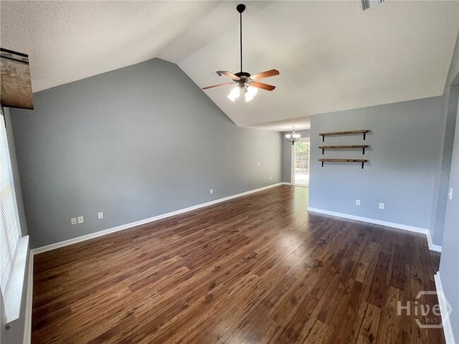 Building Photo - 119 Mustang Dr
