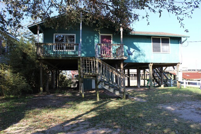 Primary Photo - 440 Creek Dr