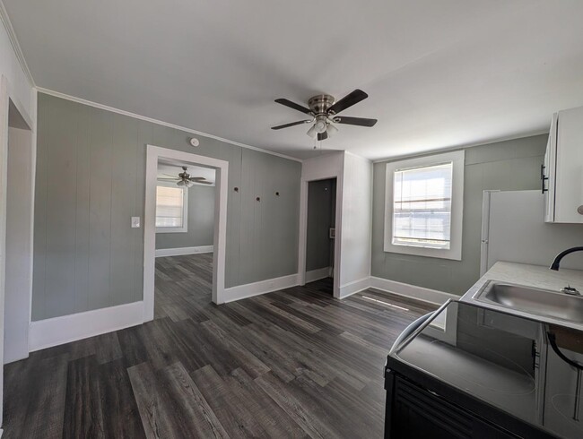 Building Photo - 429 Pennsylvania Ave