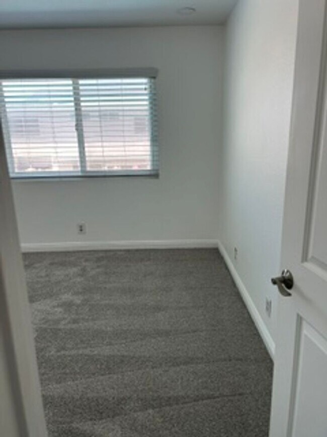 Building Photo - Spacious 4BR Home with Gated Pool, Chef’s Kitchen & 3-Car Garage