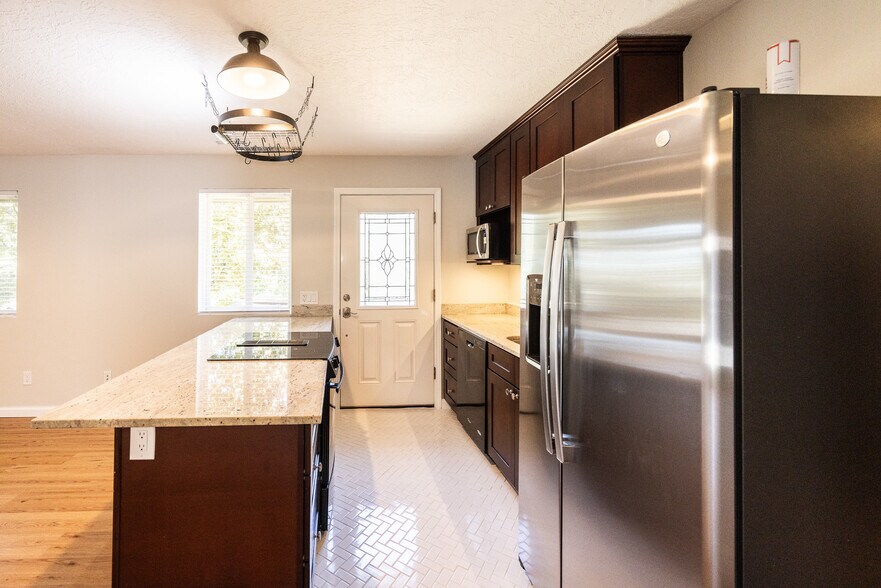 Kitchen - 8717 NE Webster St