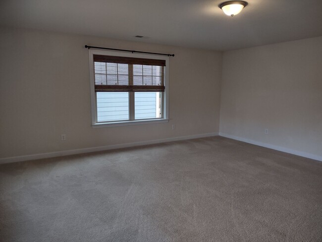 Building Photo - Beautiful home located in the Millbridge C...