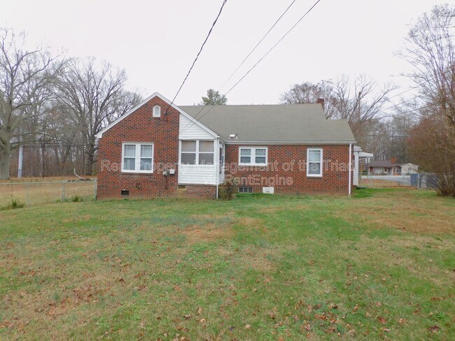 Building Photo - 3713 N Cherry St