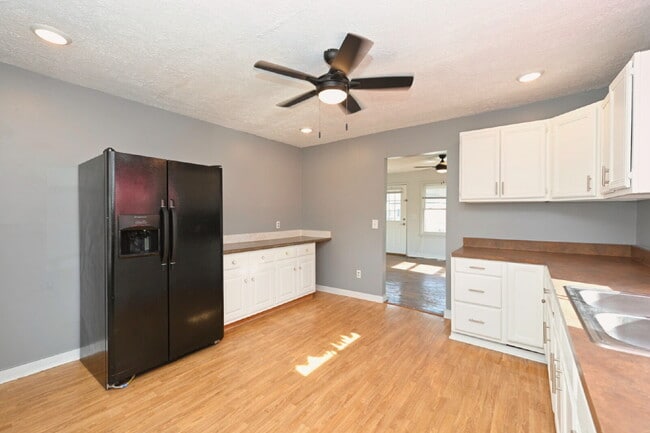 Building Photo - Updated 2BR/2BA Home | Rare Second Bath, Efficient Layout