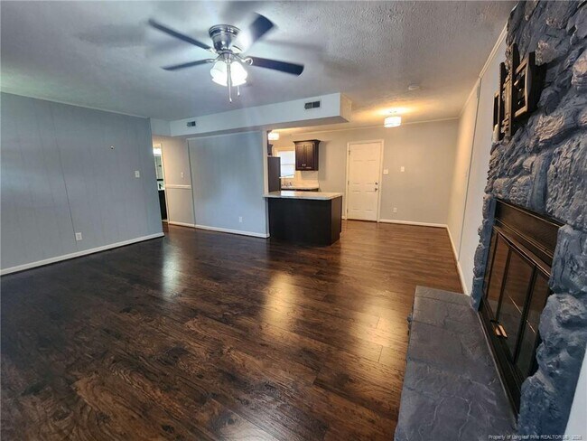 Building Photo - 2296 Ridge Manor Dr