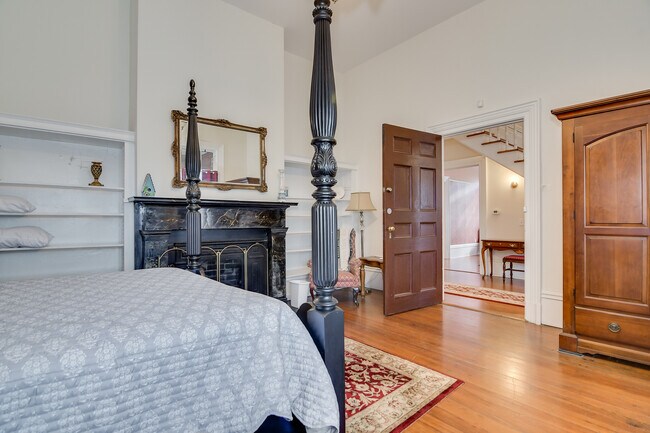 Building Photo - 629 Greene St