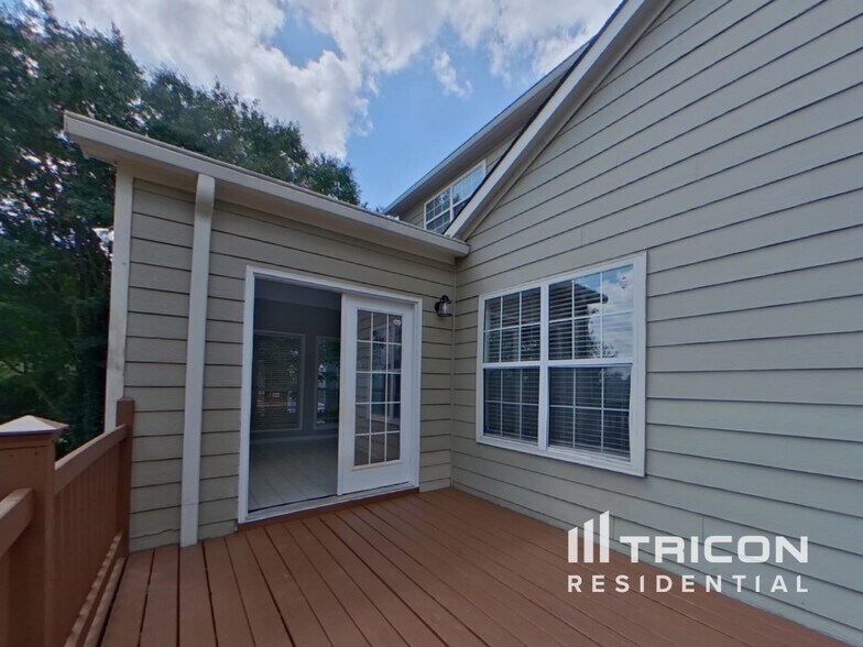 Building Photo - 210 Boca Ciega Ct