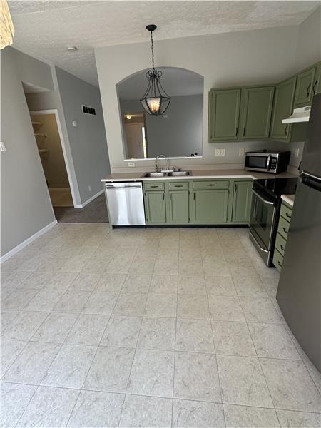Building Photo - 2691 Edenbridge Ct