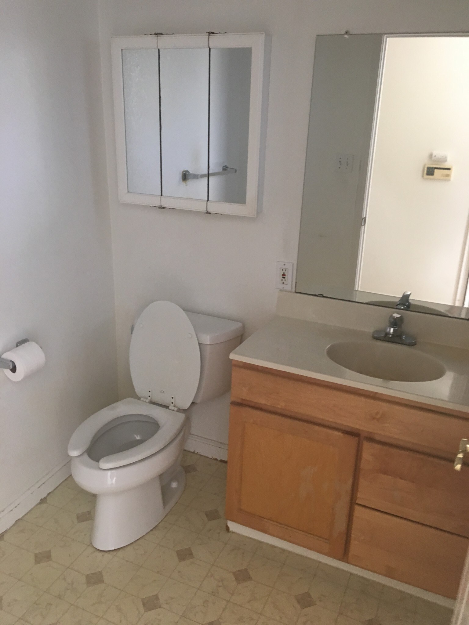 Bath - 1501 E 3rd Ave