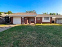 Building Photo - 2709 SW 55th St