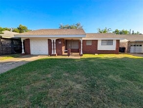 Building Photo - 2709 SW 55th St
