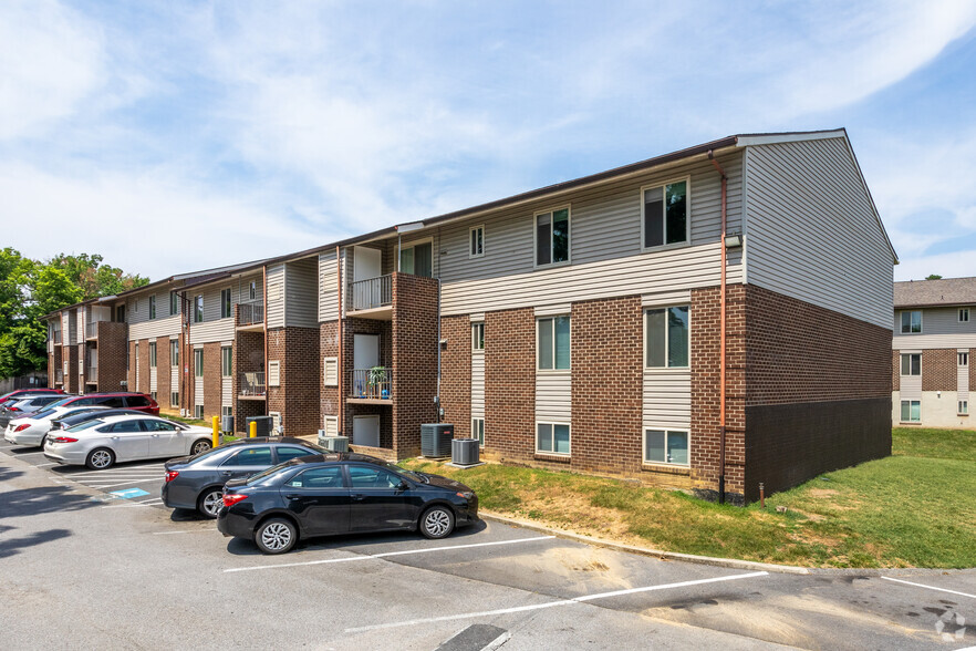 Building Photo - Catons Villas Apartments