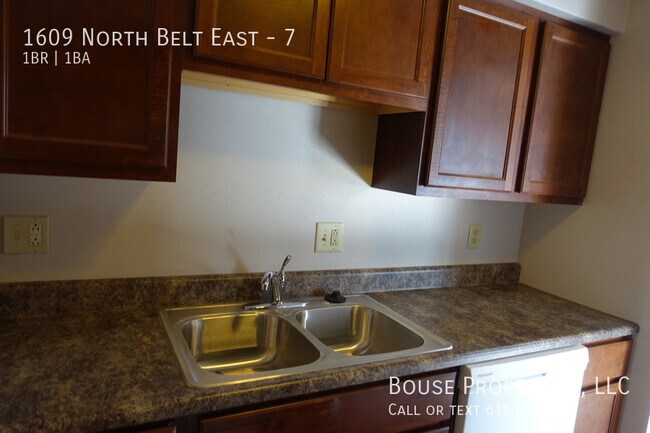 Building Photo - 1609 N Belt E