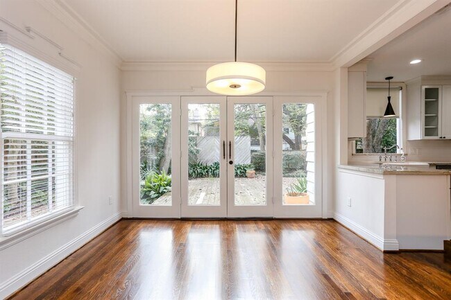 Building Photo - 3125 Wroxton Rd