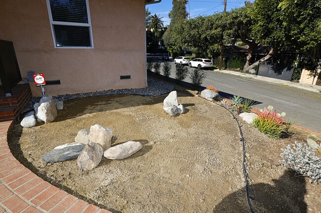 Building Photo - 4831 Canoga Ave