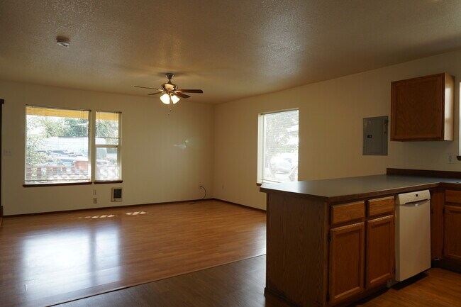 Building Photo - 46 NE Sacramento St