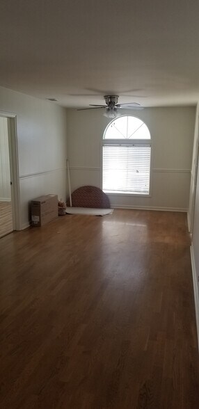 Building Photo - 2242 Mira Vista Ave