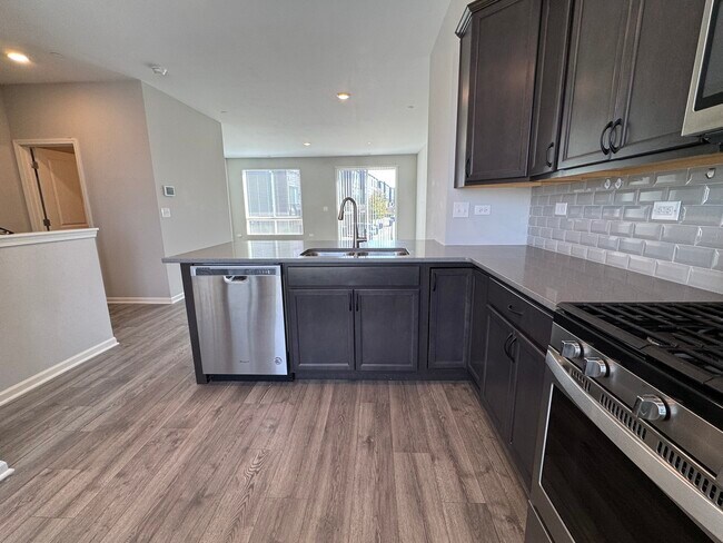 Building Photo - 2349 Parkside Dr