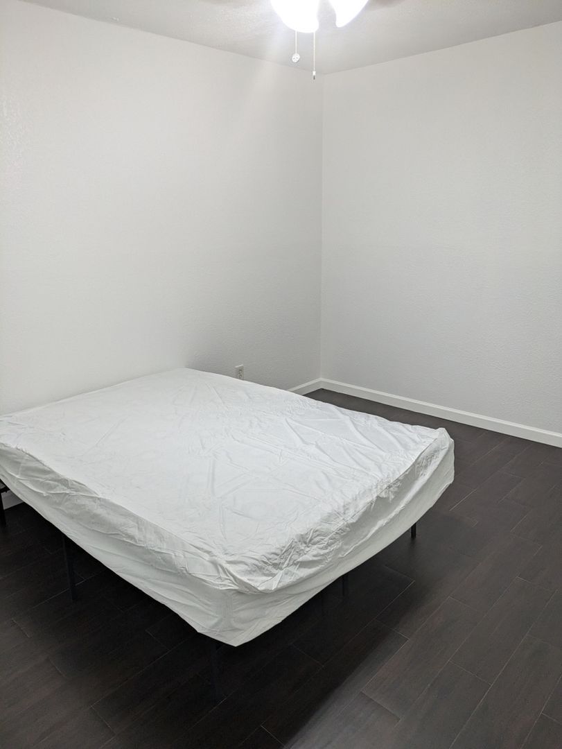 Building Photo - 11127 Sageview Dr