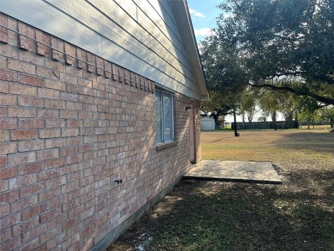 Building Photo - 768 Heritage Ln