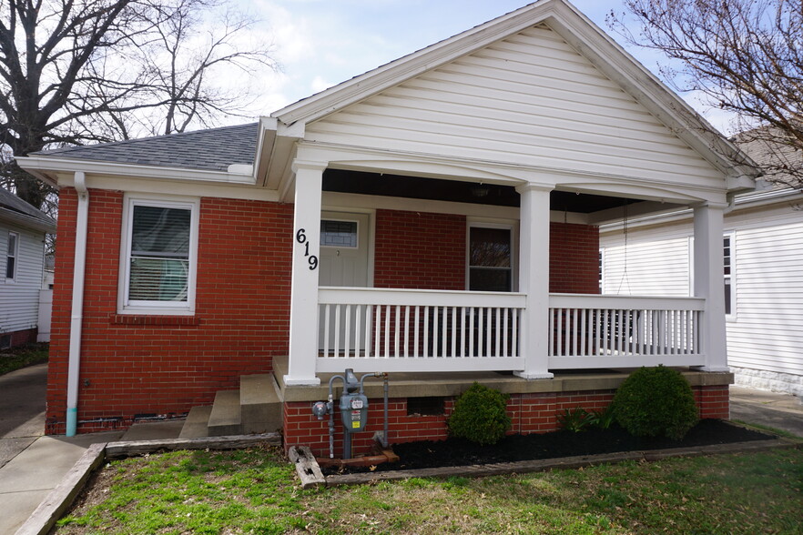 Building Photo - 619 S Rotherwood Ave