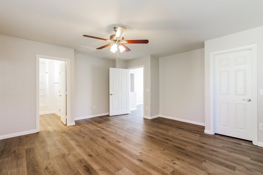 Building Photo - 34806 N 31st Ave