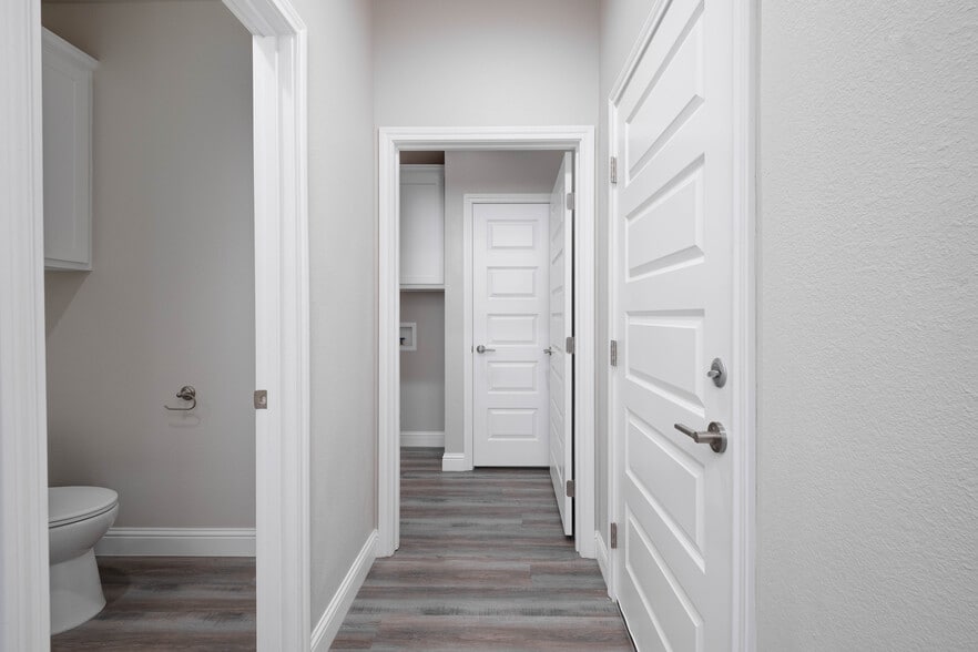 Building Photo - 1810 3rd Ave