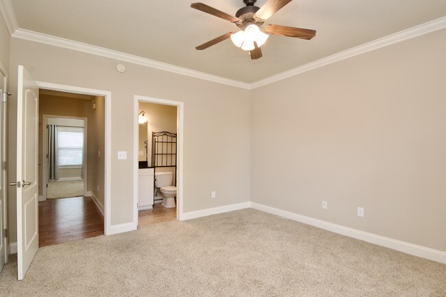 Building Photo - Downtown Auburn Living on West Glenn – Wal...