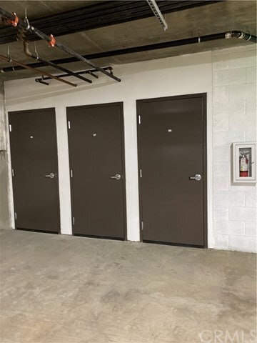 Building Photo - 288 S Oakland Ave