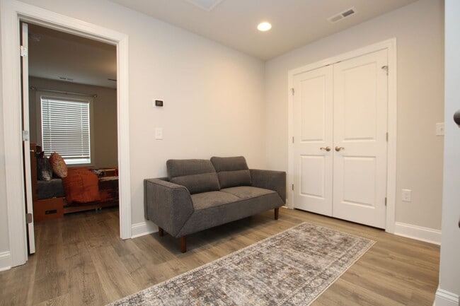 Building Photo - Lewes Seasonal Rental