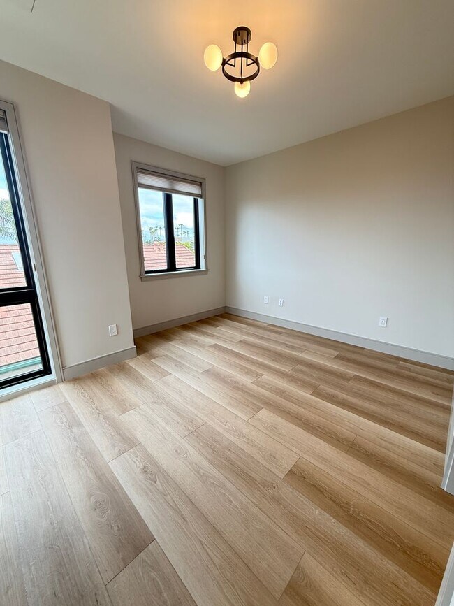 Building Photo - Brand new construction! 3 bedroom 3.5 bath end unit