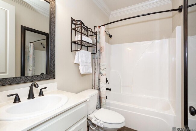 Building Photo - 9430 Magnolia Crossing Dr