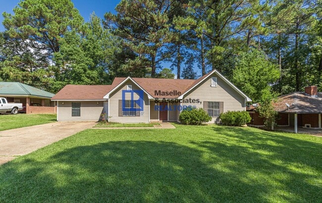 Building Photo - 5 Bedroom/2 Bath Home in Bellegrove Subdiv...