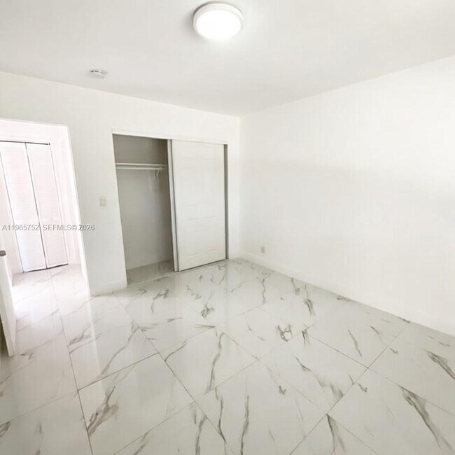 Building Photo - 2308 NW 3rd Ave