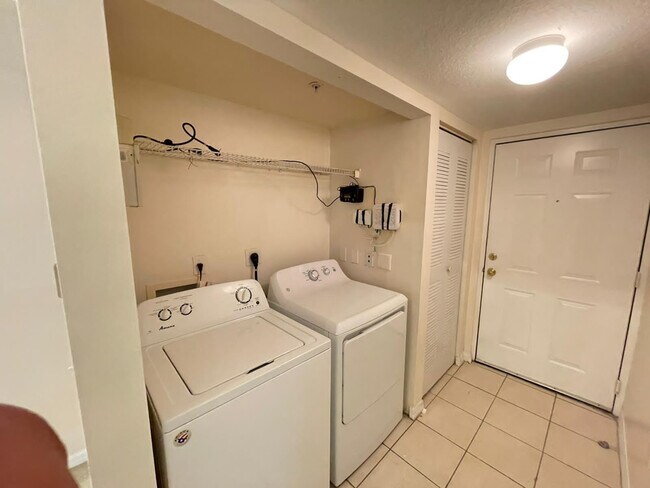 Building Photo - 4211 San Marino Blvd