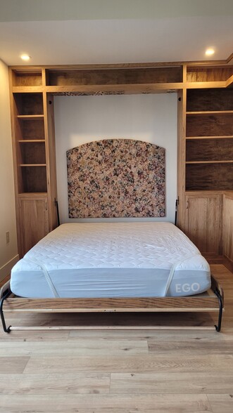 Murphy bed - 208 N Franklin St