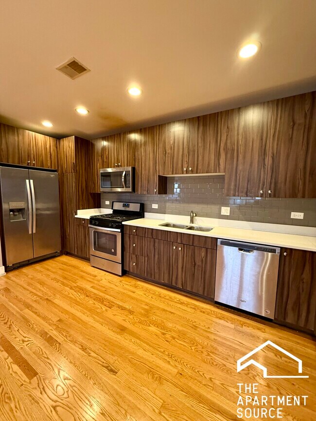 Building Photo - 3433 S Indiana Ave