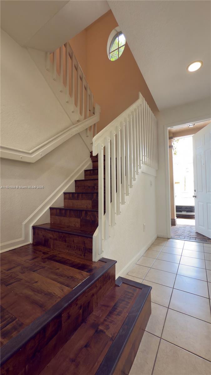 Building Photo - 1109 Lucaya Dr