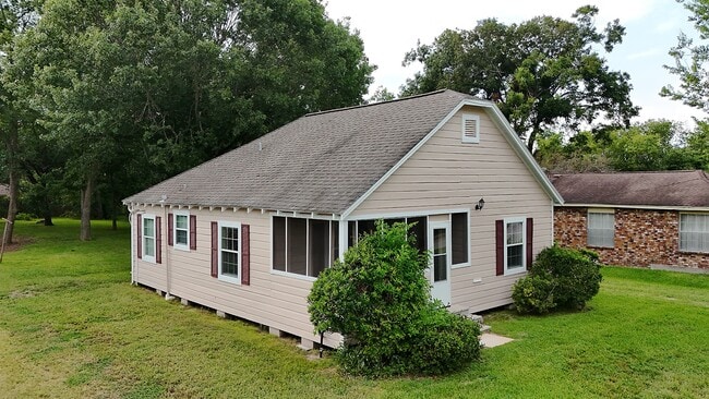 Primary Photo - 3903 Lavender St
