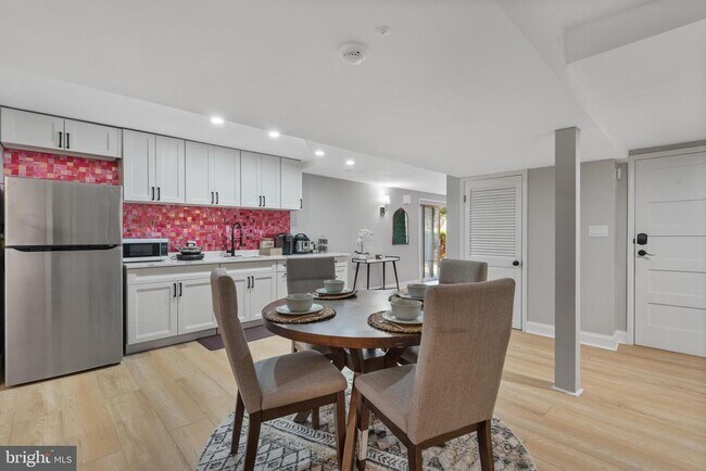 Building Photo - 1329 Colvin Forest Dr