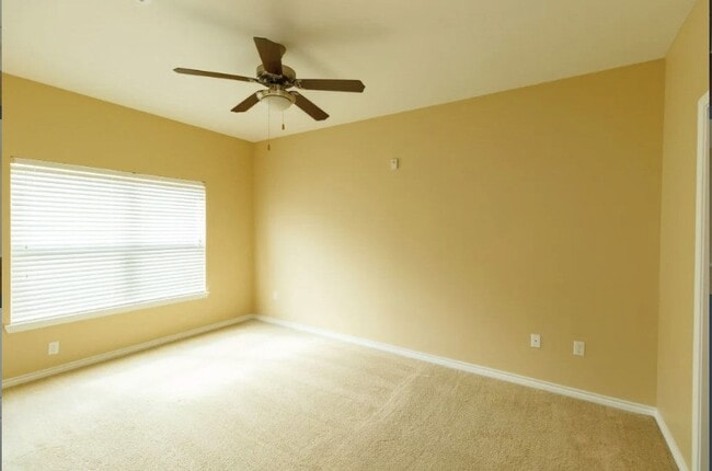 Building Photo - 8275 Stonebrook Pkwy