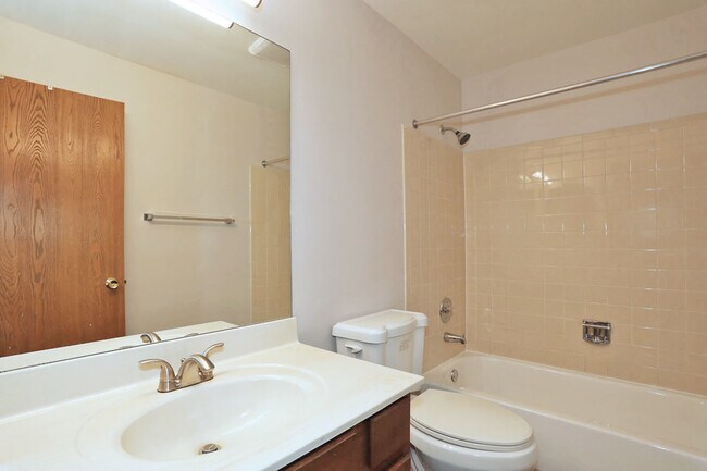 Building Photo - 675 Greenfield Ct